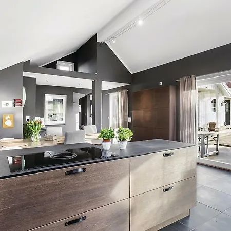 Four Bedroom Holiday In Søgne